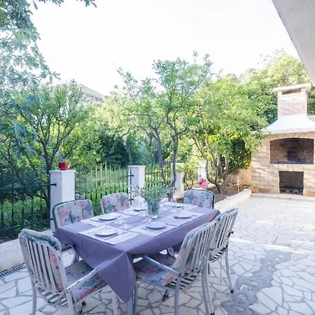 Holiday Kim Mokošica